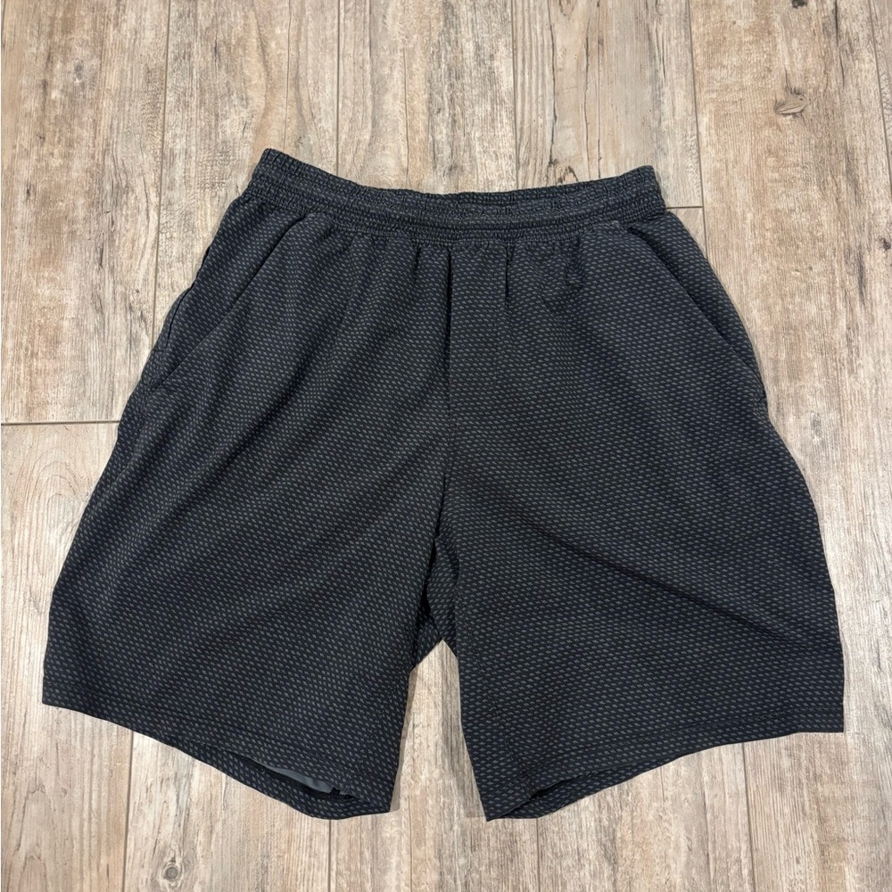 Lululemon Men's Black Athletic Shorts Size Medium